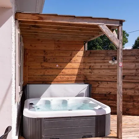 Holiday home Maison Alma☆ Piscine Chauffee & Jacuzzi Prives☆☆☆