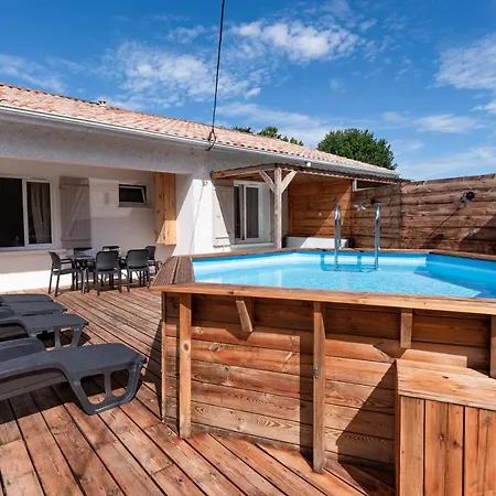 Maison Alma☆ Piscine Chauffee & Jacuzzi Prives☆☆☆ Holiday home Biganos